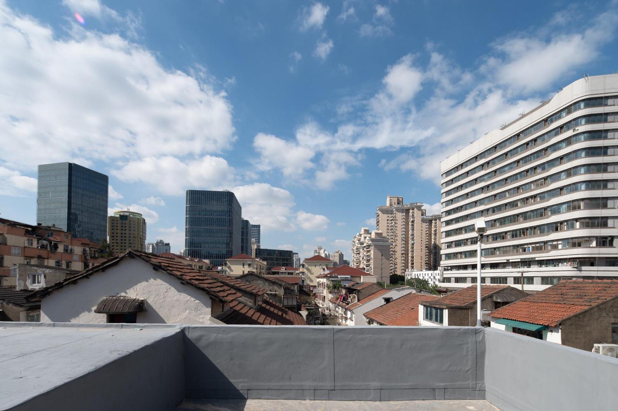 שנגחאי Dayin International Youth Hostel -Near People'S Square & Old Town -Social Area -Bar -Cafe -Gym -Free Laundry Luggage Storage -24H Front Desk -English Service מראה חיצוני תמונה