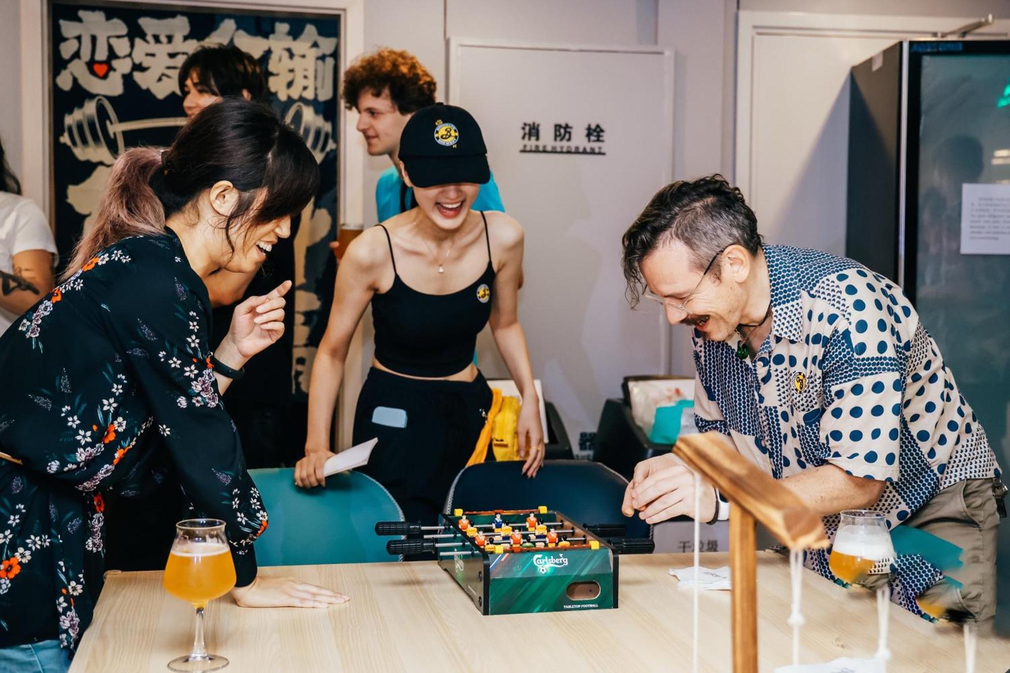 שנגחאי Dayin International Youth Hostel -Near People'S Square & Old Town -Social Area -Bar -Cafe -Gym -Free Laundry Luggage Storage -24H Front Desk -English Service מראה חיצוני תמונה