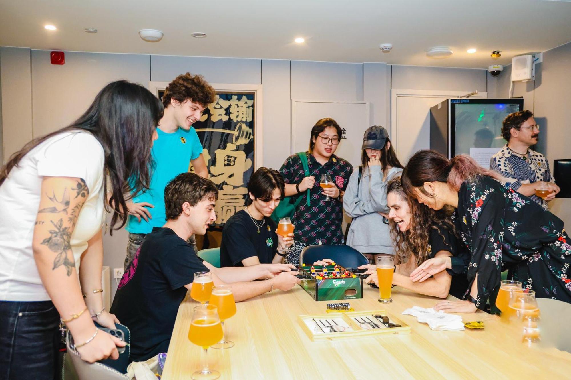 שנגחאי Dayin International Youth Hostel -Near People'S Square & Old Town -Social Area -Bar -Cafe -Gym -Free Laundry Luggage Storage -24H Front Desk -English Service מראה חיצוני תמונה