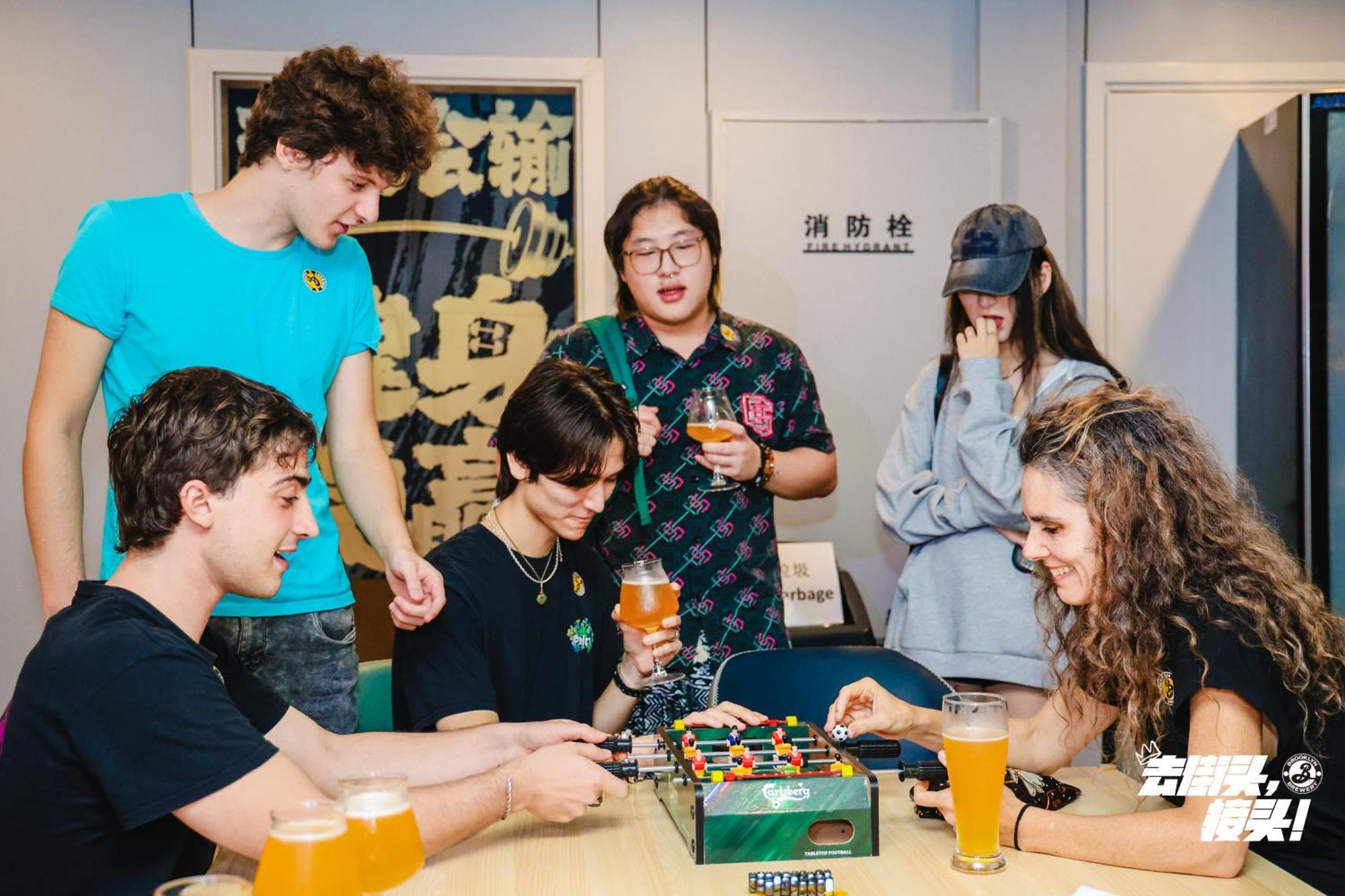 שנגחאי Dayin International Youth Hostel -Near People'S Square & Old Town -Social Area -Bar -Cafe -Gym -Free Laundry Luggage Storage -24H Front Desk -English Service מראה חיצוני תמונה