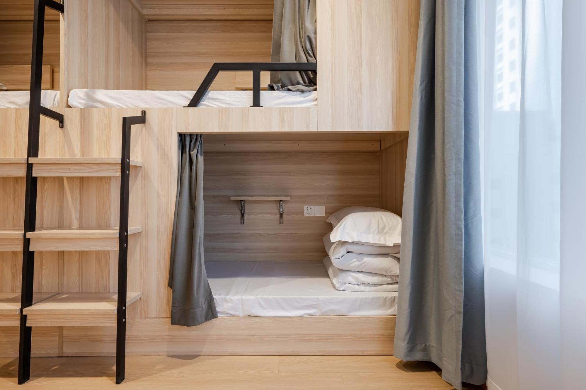 שנגחאי Dayin International Youth Hostel -Near People'S Square & Old Town -Social Area -Bar -Cafe -Gym -Free Laundry Luggage Storage -24H Front Desk -English Service מראה חיצוני תמונה