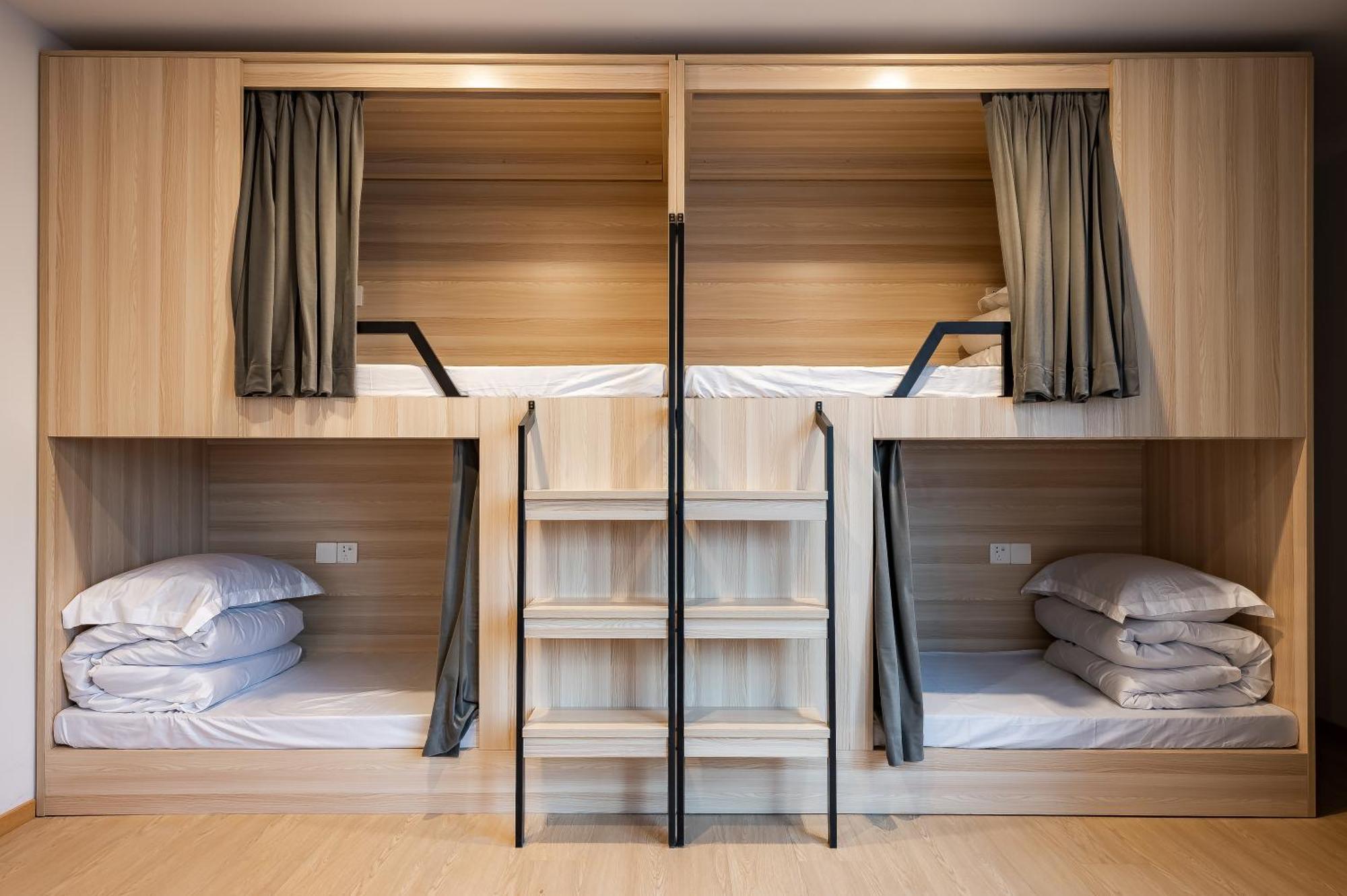 שנגחאי Dayin International Youth Hostel -Near People'S Square & Old Town -Social Area -Bar -Cafe -Gym -Free Laundry Luggage Storage -24H Front Desk -English Service מראה חיצוני תמונה