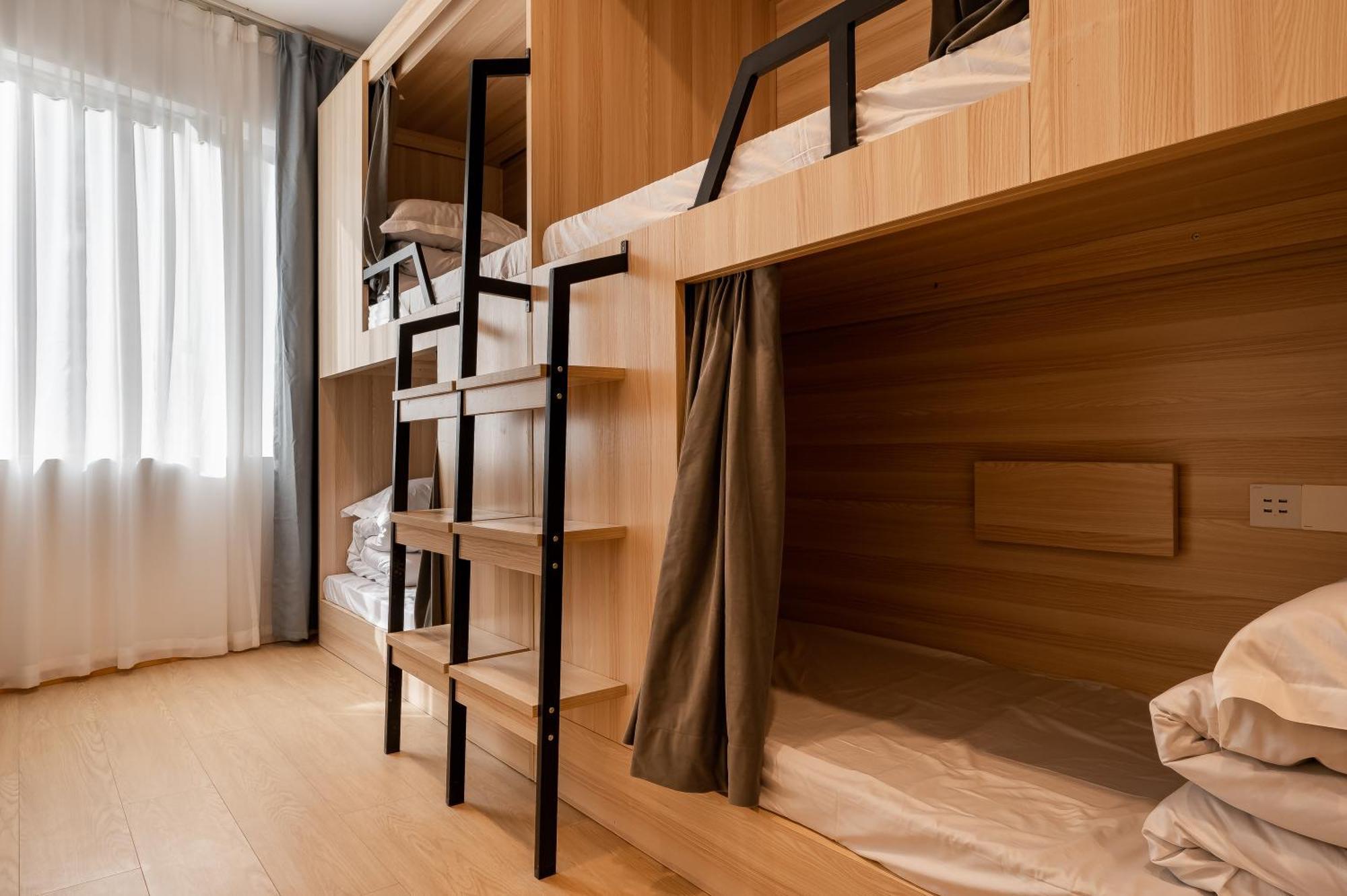 שנגחאי Dayin International Youth Hostel -Near People'S Square & Old Town -Social Area -Bar -Cafe -Gym -Free Laundry Luggage Storage -24H Front Desk -English Service מראה חיצוני תמונה