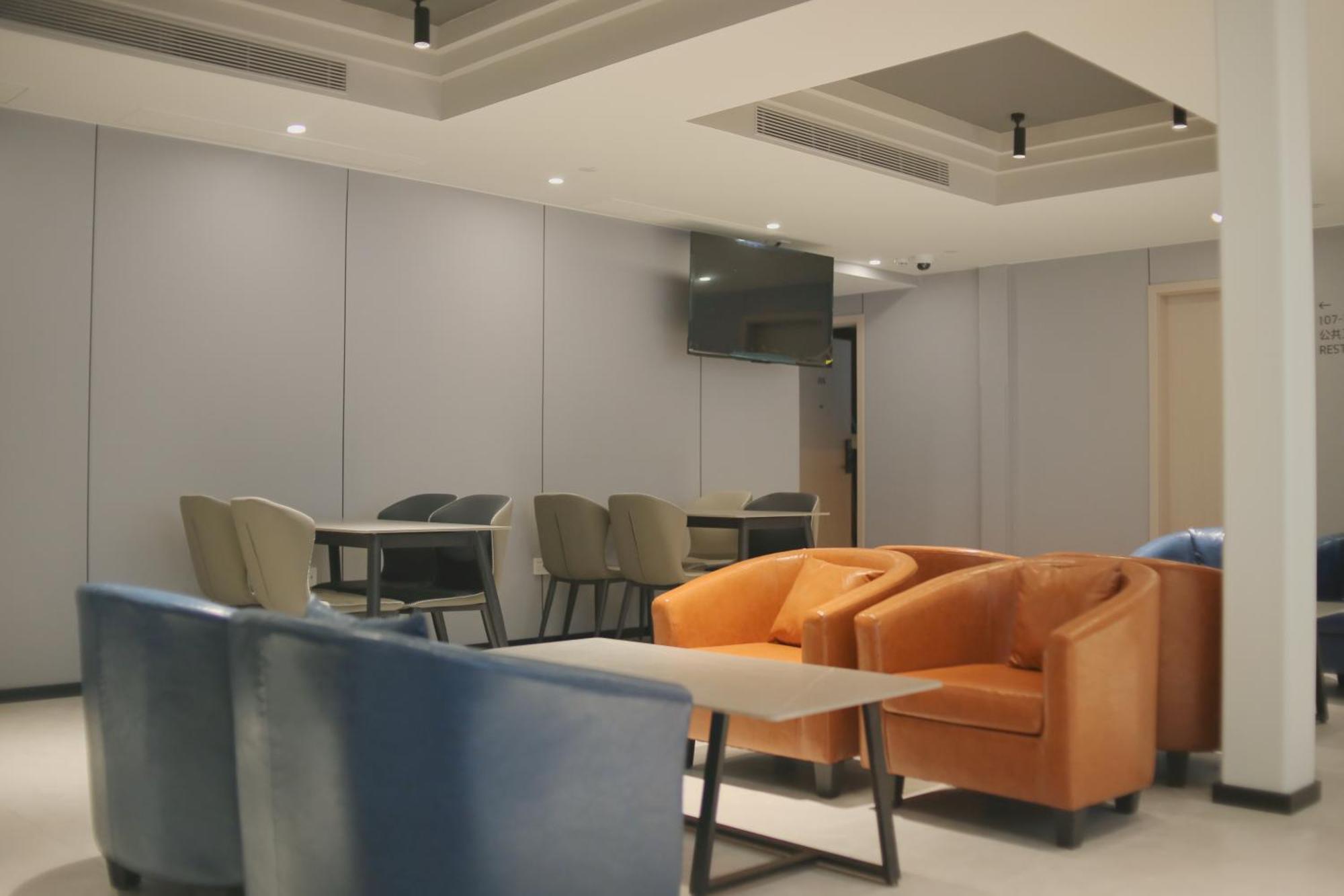 שנגחאי Dayin International Youth Hostel -Near People'S Square & Old Town -Social Area -Bar -Cafe -Gym -Free Laundry Luggage Storage -24H Front Desk -English Service מראה חיצוני תמונה