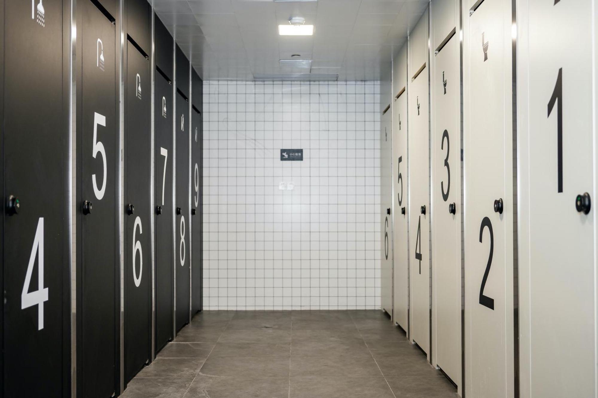 שנגחאי Dayin International Youth Hostel -Near People'S Square & Old Town -Social Area -Bar -Cafe -Gym -Free Laundry Luggage Storage -24H Front Desk -English Service מראה חיצוני תמונה