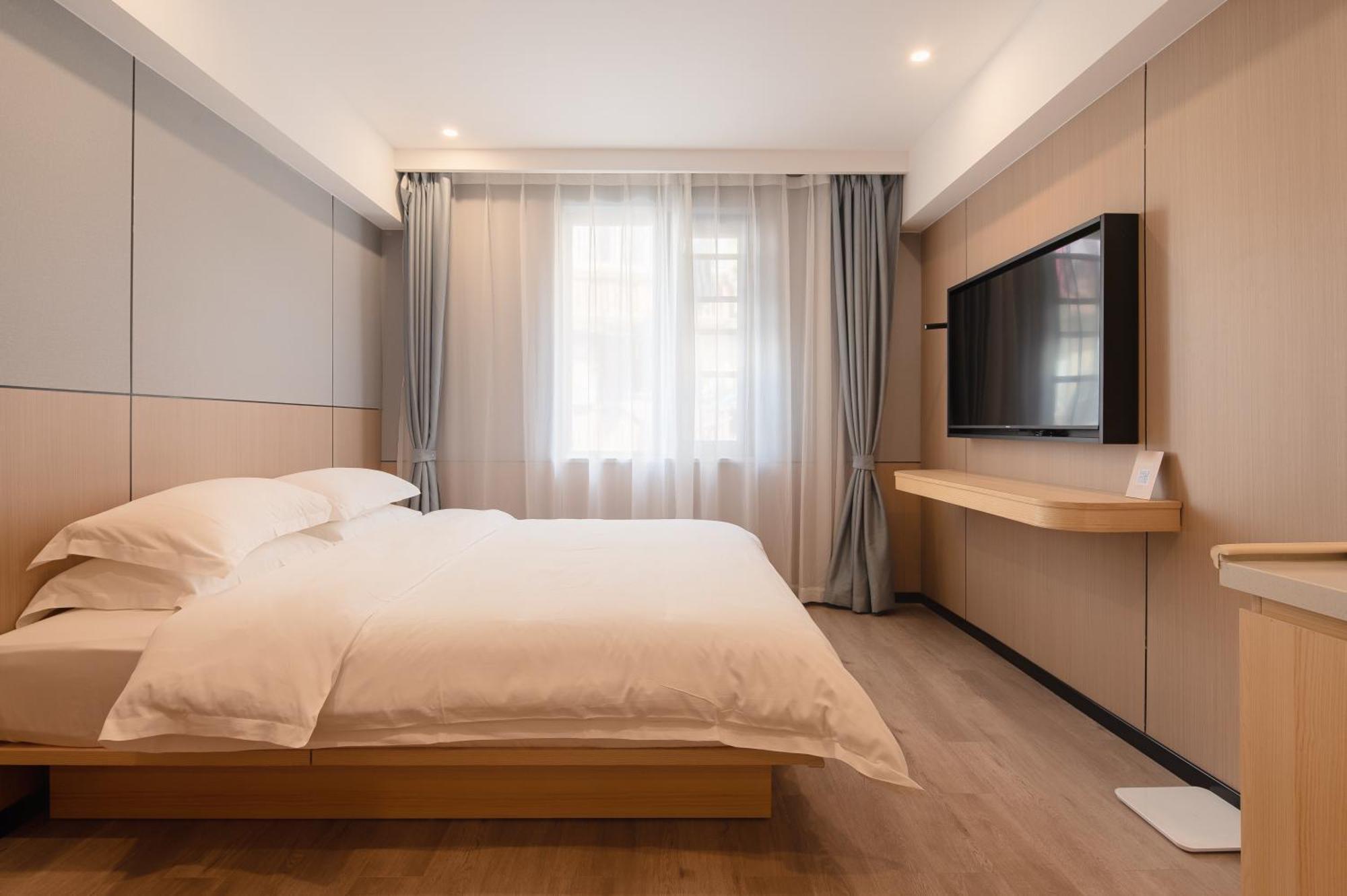 שנגחאי Dayin International Youth Hostel -Near People'S Square & Old Town -Social Area -Bar -Cafe -Gym -Free Laundry Luggage Storage -24H Front Desk -English Service מראה חיצוני תמונה