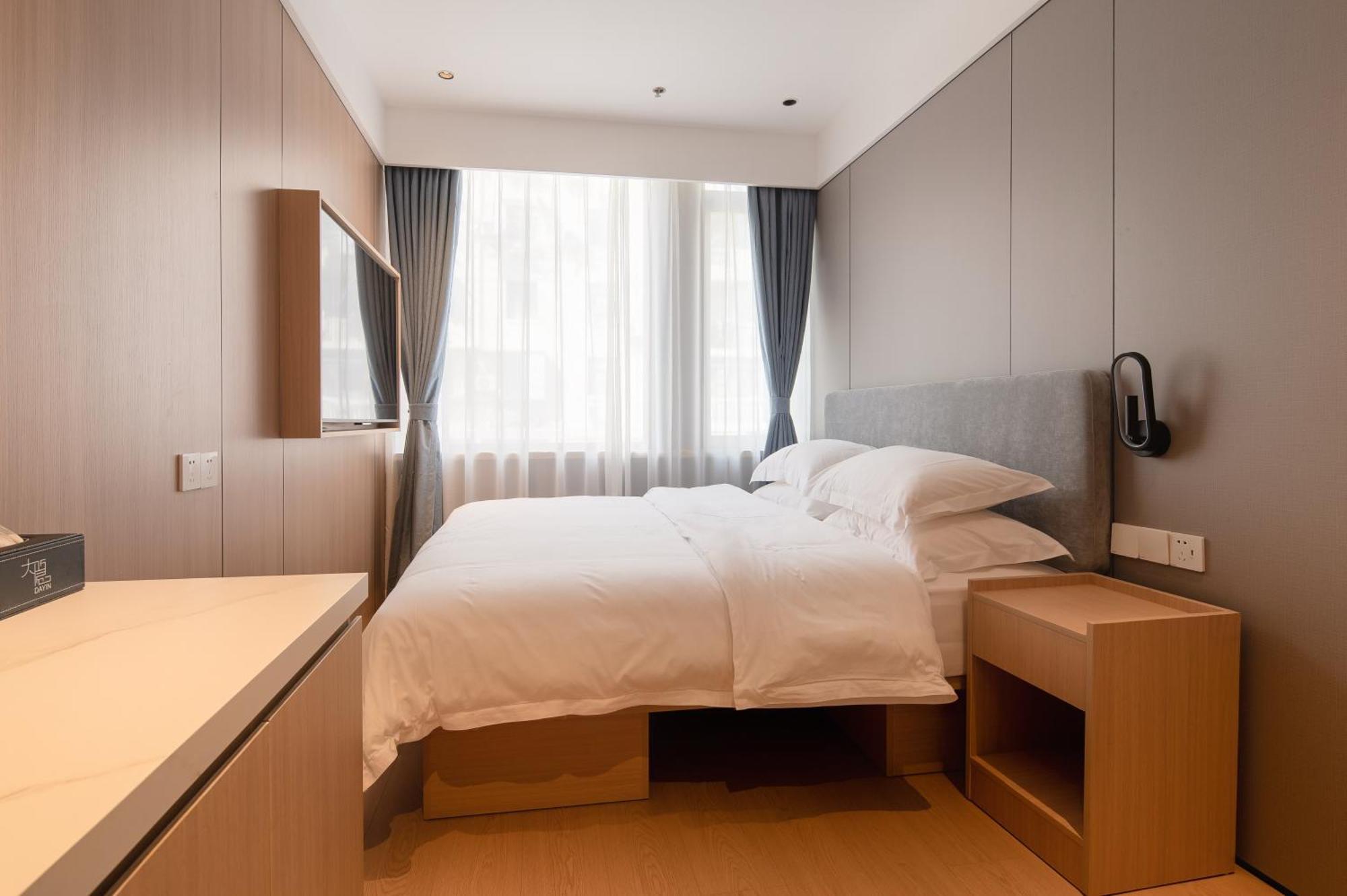 שנגחאי Dayin International Youth Hostel -Near People'S Square & Old Town -Social Area -Bar -Cafe -Gym -Free Laundry Luggage Storage -24H Front Desk -English Service מראה חיצוני תמונה